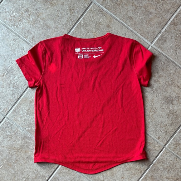 Nike Red Chicago Marathon Tee - Picture 4 of 4